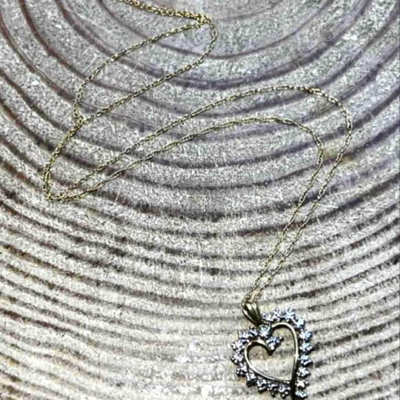 10k Solid Gold Chain With 10k Gold Heart Pendant With Diamonds - Picture 9 of 12